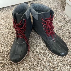 Duck boots